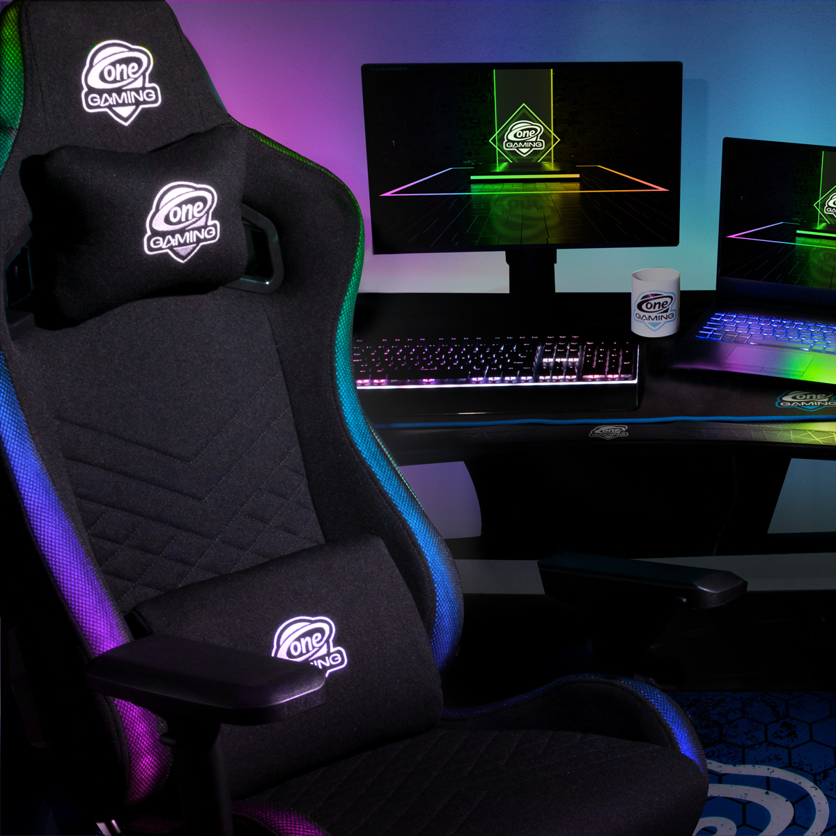 ONE GAMING Stuhl im Setup ONE GAMING Stuhl im Setup