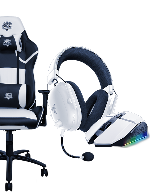 Weißer Gamingstuhl, weißes Headset und weiße Maus mit schwarzen Akzenten